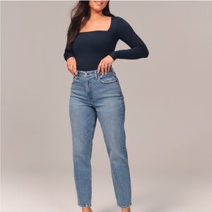 NWT Abercrombie & Fitch The Mom Jeans Curve Love Size 28